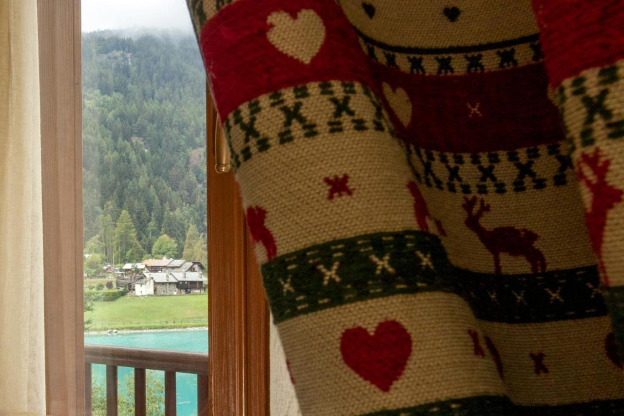 Laghetto Alpine Hotel & Restaurant Brusson Extérieur photo
