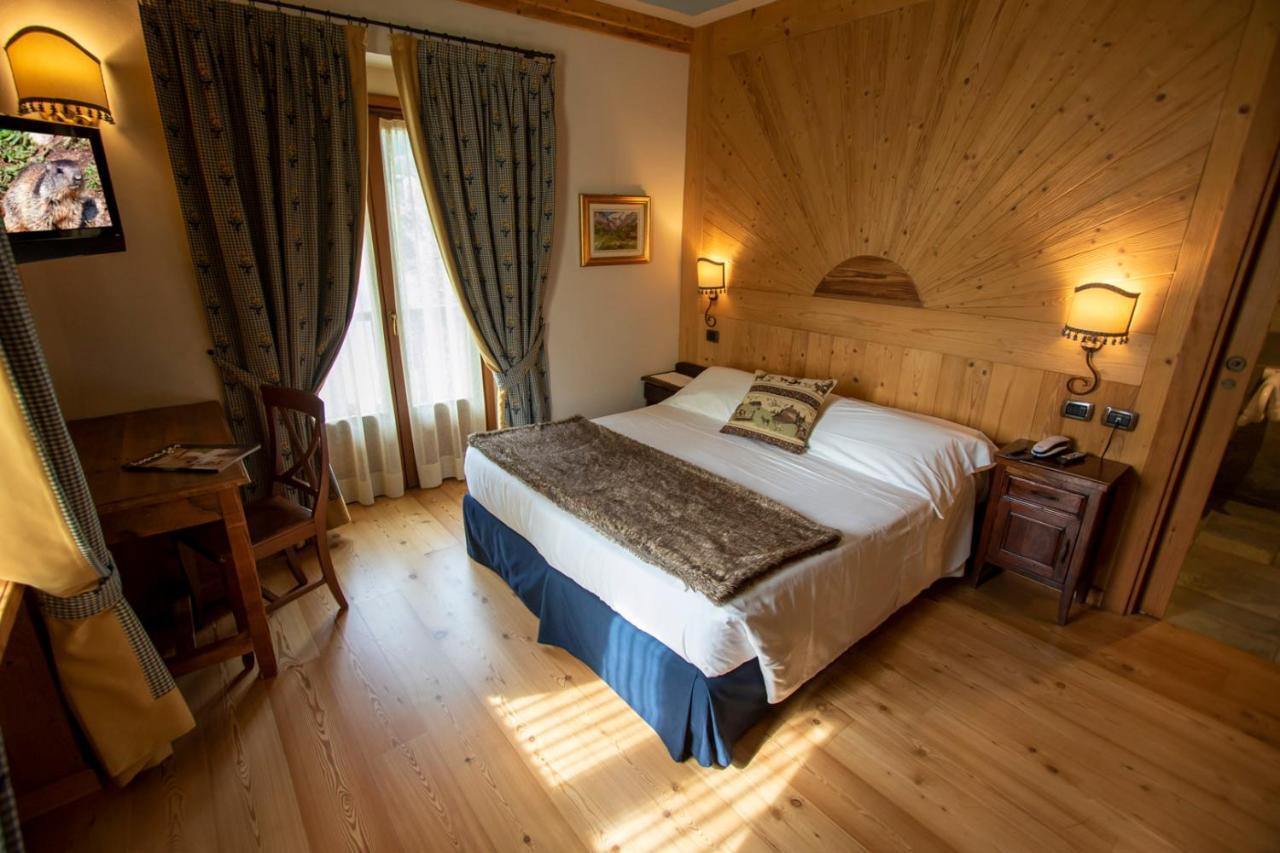 Laghetto Alpine Hotel & Restaurant Brusson Extérieur photo