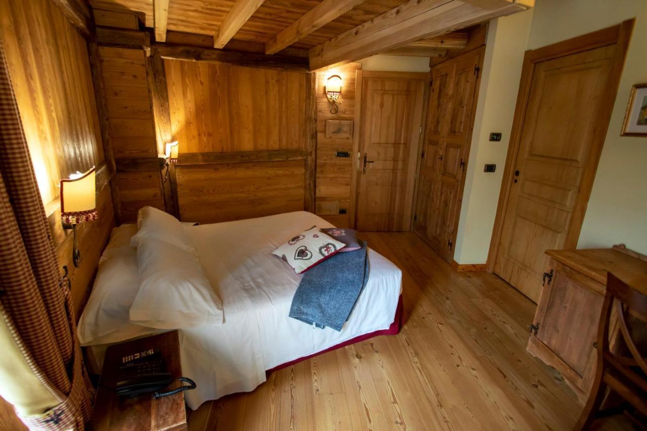Laghetto Alpine Hotel & Restaurant Brusson Extérieur photo