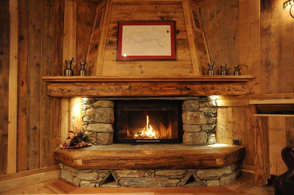 Laghetto Alpine Hotel & Restaurant Brusson Extérieur photo