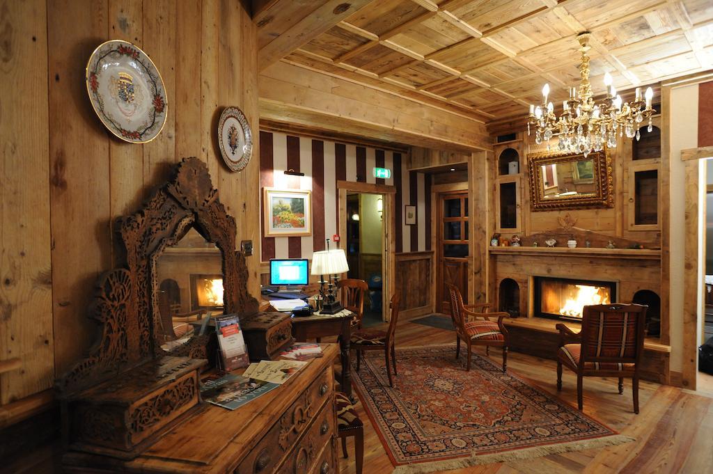 Laghetto Alpine Hotel & Restaurant Brusson Extérieur photo