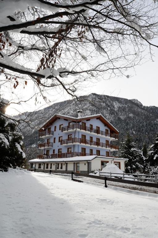 Laghetto Alpine Hotel & Restaurant Brusson Extérieur photo