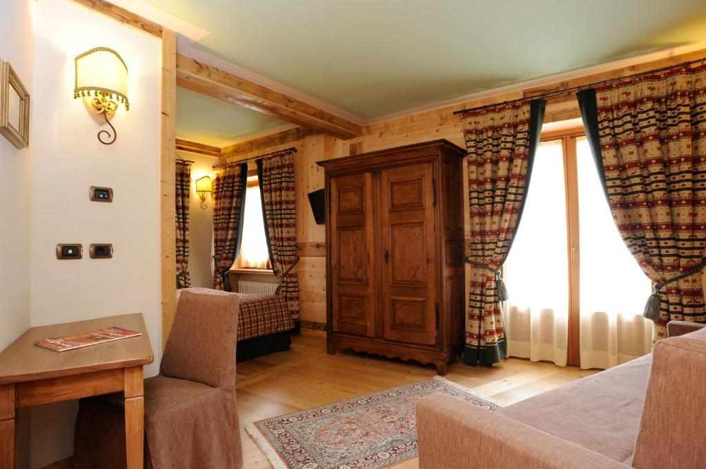 Laghetto Alpine Hotel & Restaurant Brusson Extérieur photo