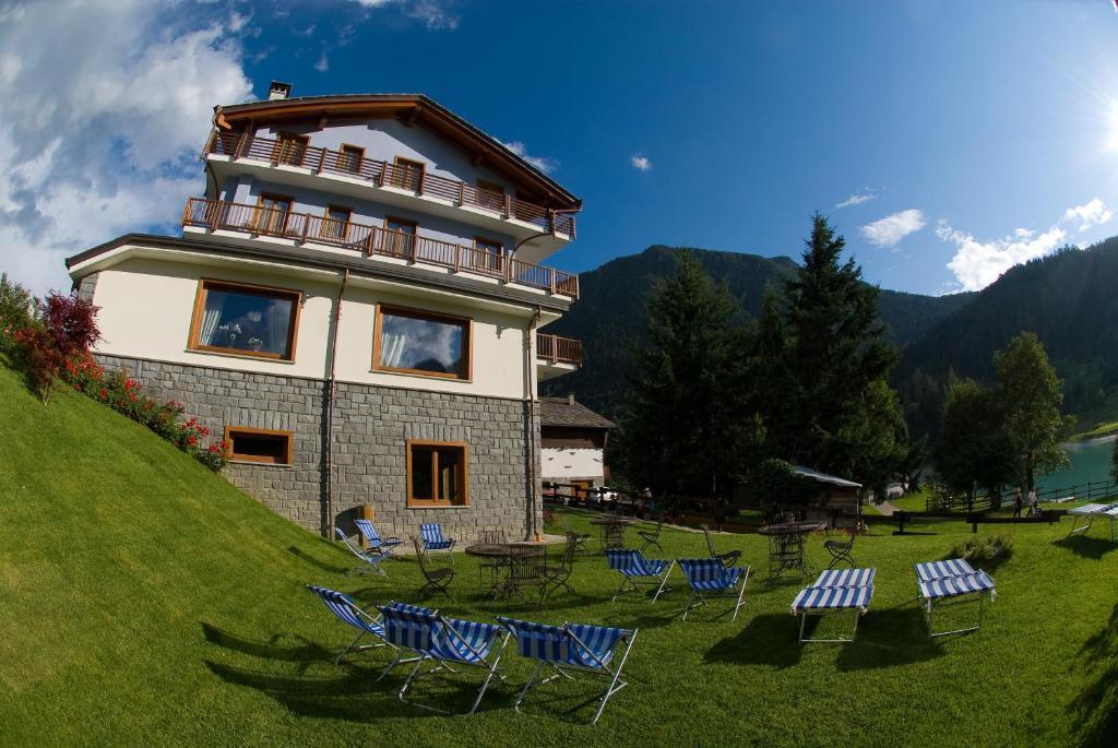 Laghetto Alpine Hotel & Restaurant Brusson Extérieur photo